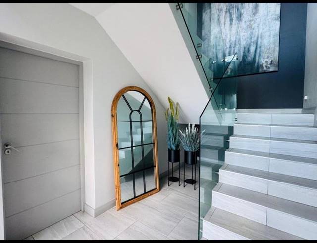 5 BEDROOM HOUSE FOR SALE IN PINNACLE POINT GOLF ESTATE